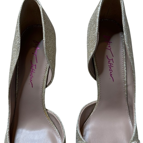 Betsey Johnson high gold heels with bow 9.5 - Picture 4 of 9